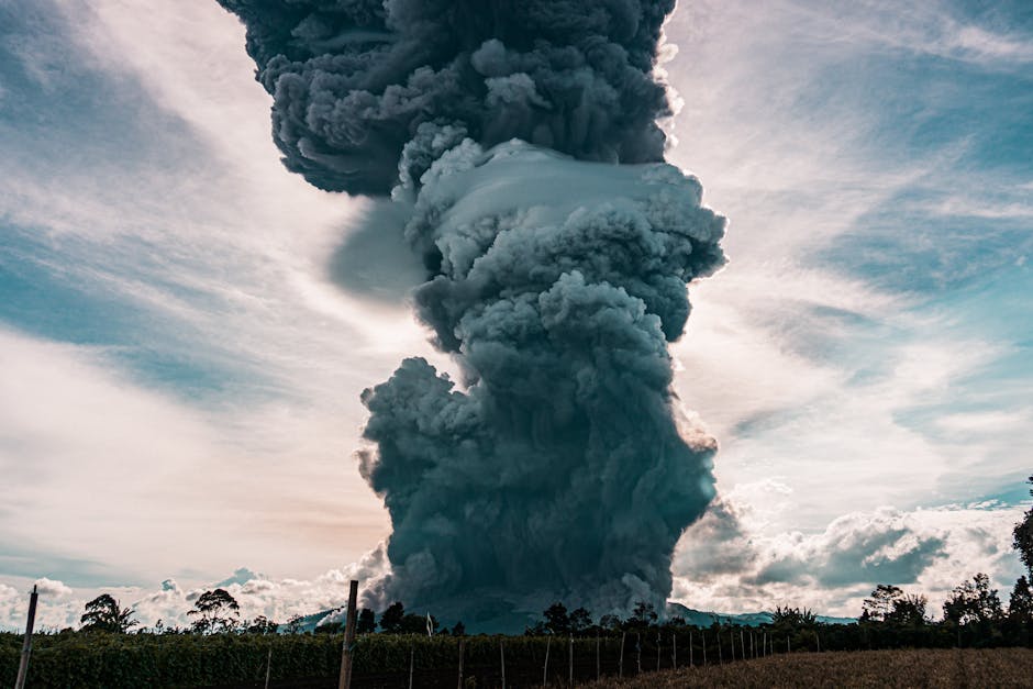 Massive Volcanic Eruption in Indonesia Triggers Global Climate Emergency Response Protocols Across 40 Nations in 2026